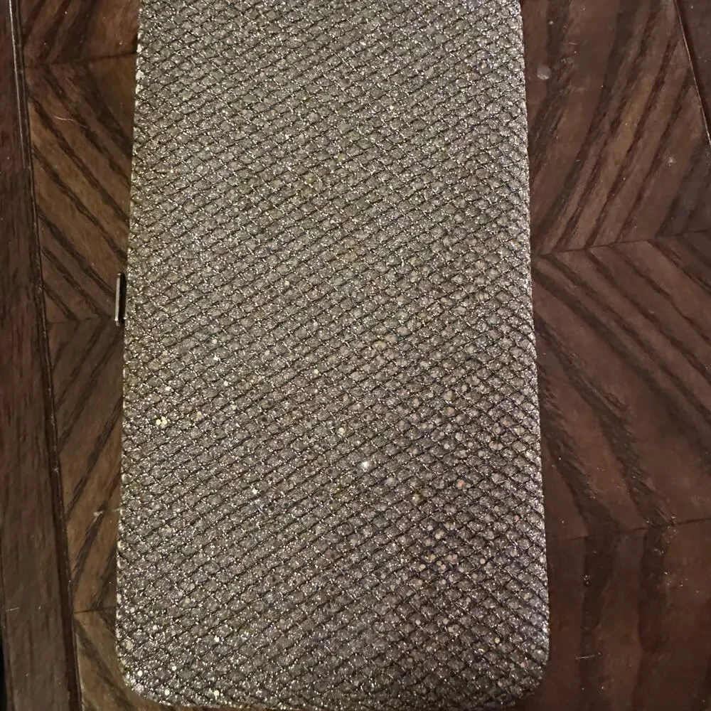 Women's silver evening‎ clutch